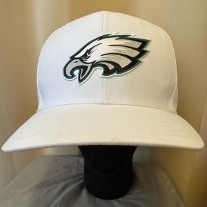 Novelty/oversized NFL official *EAGLES* cap